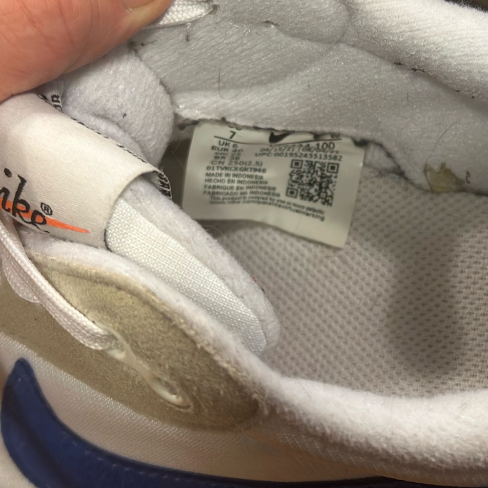 Nike Air Max Dawn - Picture 3 of 5